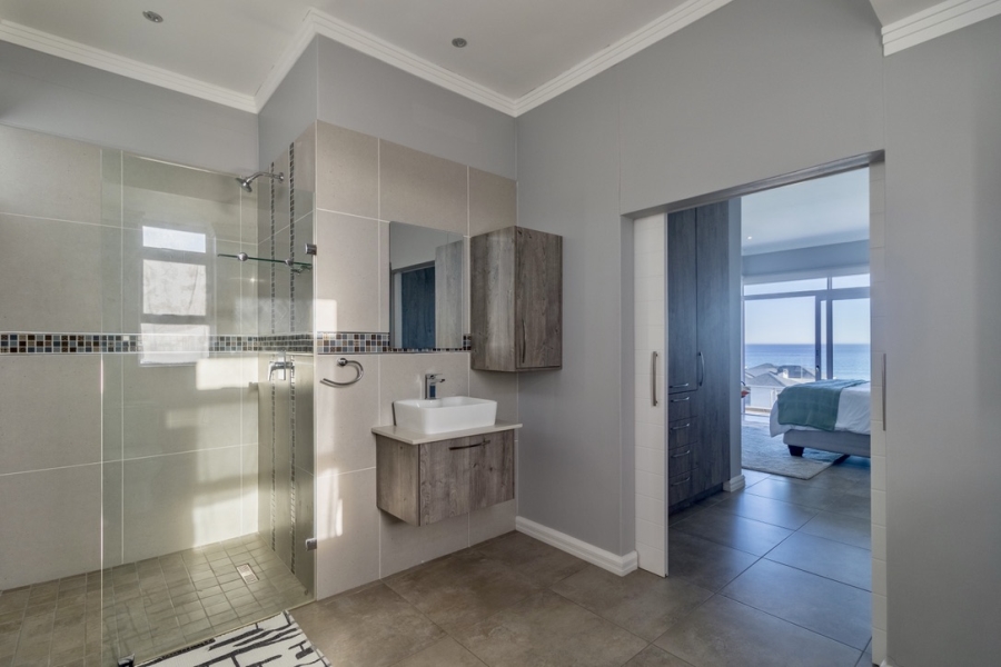 4 Bedroom Property for Sale in Yzerfontein Western Cape